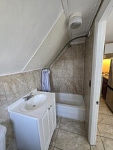 25 Oneco St in Norwich, CT - Building Photo - Building Photo