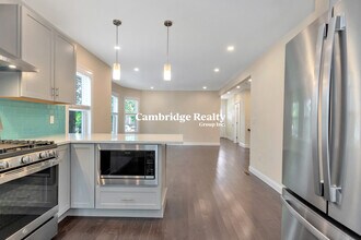 161 4th St, Unit 1T in Medford, MA - Building Photo - Building Photo