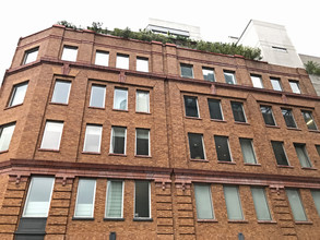 120-126 Eleventh Ave in New York, NY - Building Photo - Building Photo