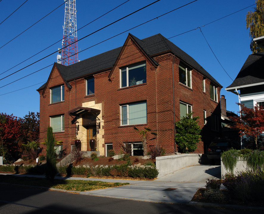 Marcanna in Seattle, WA - Building Photo