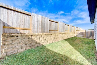 13321 Burbot Dr in Shenandoah, TX - Foto de edificio - Building Photo