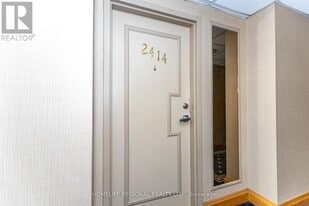 10 Martha Eaton Way in Toronto, ON - Building Photo