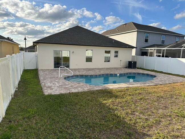 532 Pinecrest Loop in Davenport, FL - Building Photo - Building Photo