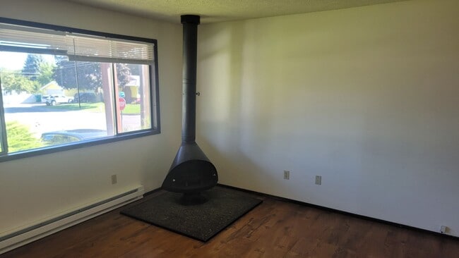 11024 E 10th Ave in Spokane Valley, WA - Building Photo - Building Photo