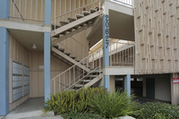 Amie Apartments in Torrance, CA - Foto de edificio - Building Photo