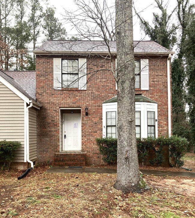 property at 27 Ninety Two Plz