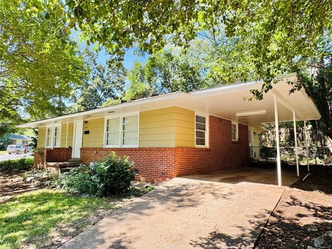 property at 3346 Vermont Dr