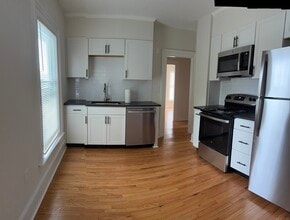 47 Grove St in Thomaston, CT - Building Photo - Building Photo