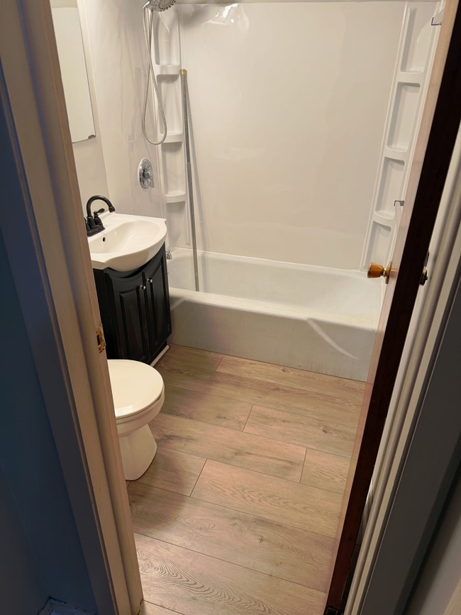 8118 Valley Rd in La Vista, NE - Building Photo - Building Photo