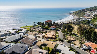 17921 Vicino Way in Los Angeles, CA - Building Photo - Building Photo