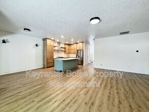 1235 N Forestdale Pl in Eagle, ID - Building Photo - Building Photo