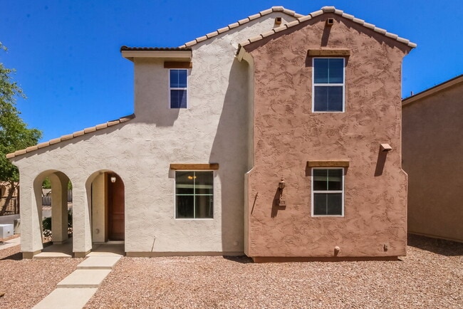 property at 4121 E Oakland St