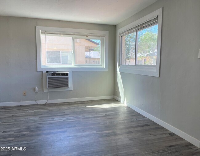 1125 E Devonshire Ave in Phoenix, AZ - Building Photo - Building Photo