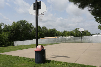 Marion Village (Manufactured Home Community) in Marion, IA - Building Photo - Other