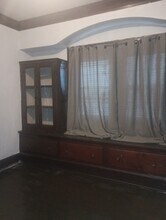 9909 Dunlap Ave in Cleveland, OH - Foto de edificio - Building Photo