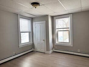 580 Park Ave in Woonsocket, RI - Foto de edificio - Building Photo