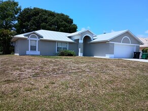 2848 SE Eagle Dr in Port St. Lucie, FL - Building Photo - Building Photo