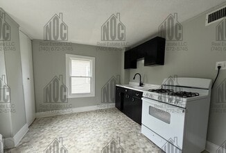 148 1/2-148 1/2 E Allen St in Lancaster, OH - Building Photo - Building Photo