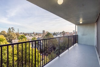 350 Vernon in Oakland, CA - Building Photo - Building Photo