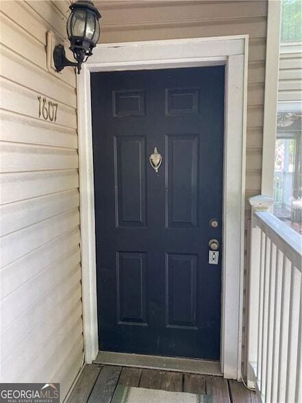 1607 Augusta Dr in Marietta, GA - Foto de edificio - Building Photo