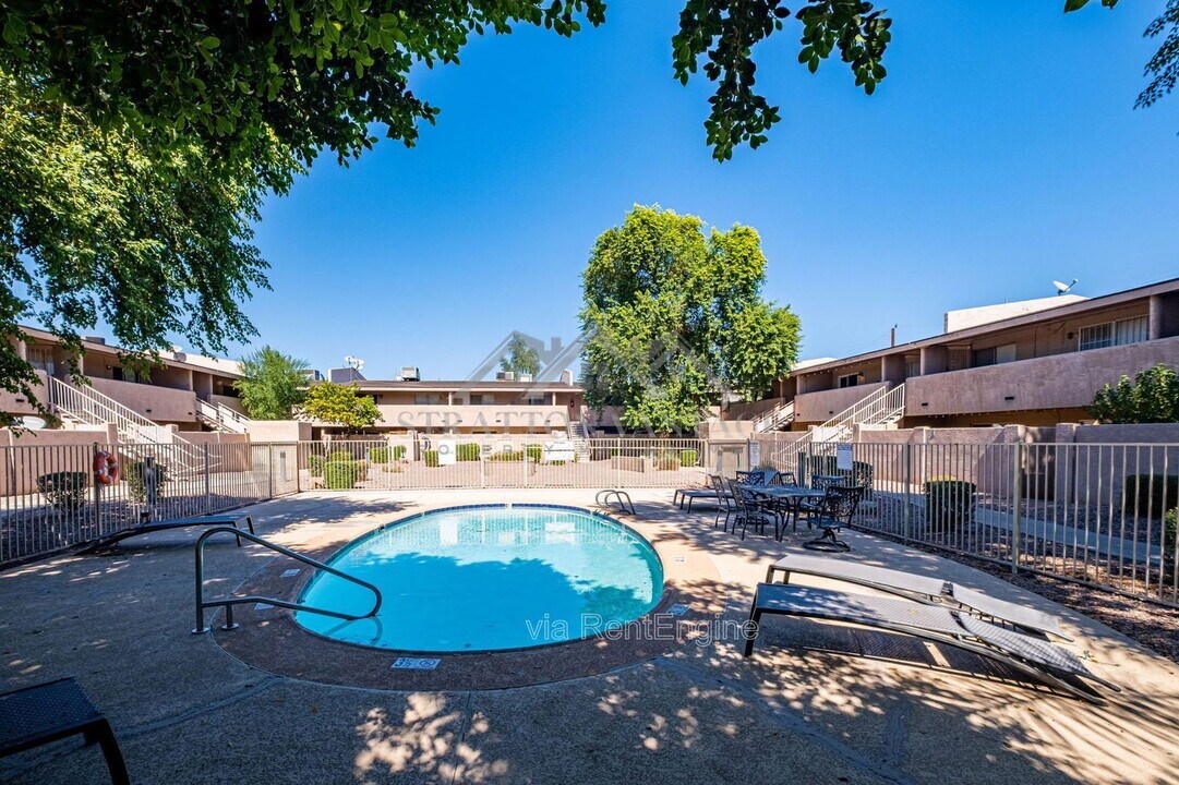 810 E Colter St in Phoenix, AZ - Building Photo