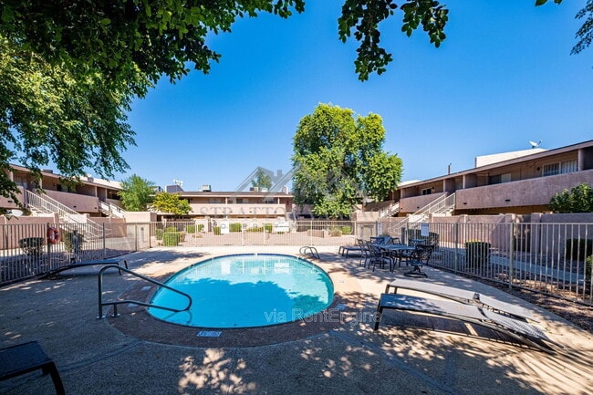 property at 810 E Colter St