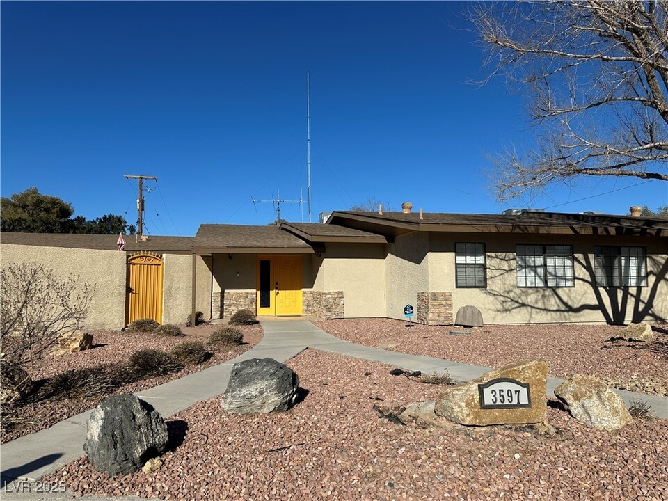 3597 Cochise Ln in Las Vegas, NV - Building Photo