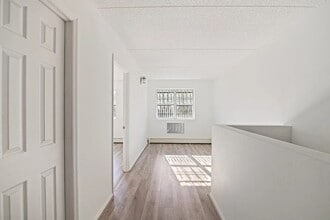 482 Central Ave, Unit 2 in Brooklyn, NY - Foto de edificio - Building Photo