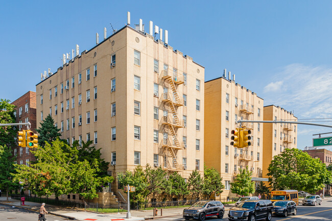 8100 Bay Pky in Brooklyn, NY - Building Photo - Building Photo