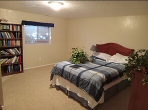 1451 Knollwood Dr in Sandy, UT - Building Photo - Building Photo