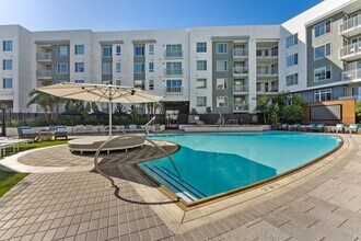 Vive Luxe at The Vive Collection in San Diego, CA - Foto de edificio - Building Photo