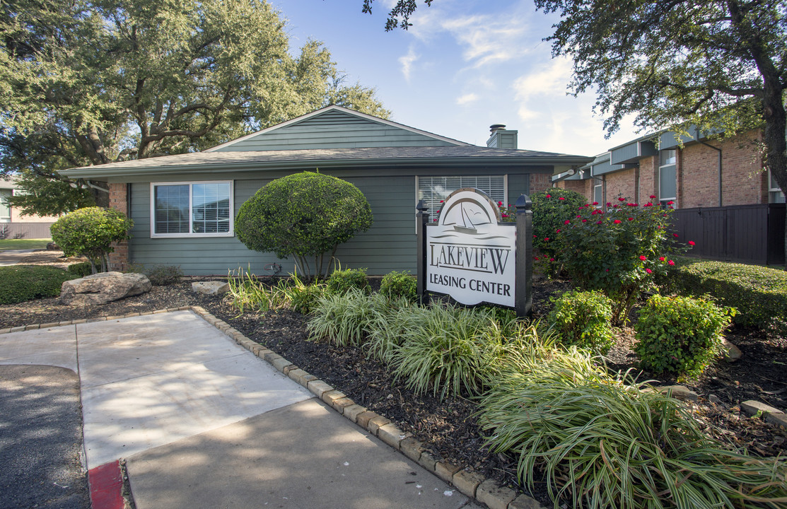 Lakeview Townhomes Photo