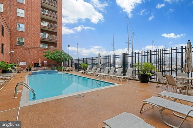 960 Fell St in Baltimore, MD - Foto de edificio - Building Photo