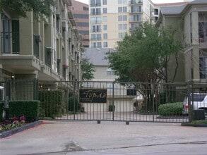 2201 Wolf St in Dallas, TX - Building Photo - Building Photo