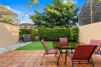 9809 Costa del Sol Blvd in Doral, FL - Building Photo - Building Photo