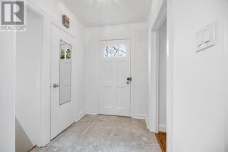 1001 Kipling Ave in Toronto, ON - Building Photo - Building Photo