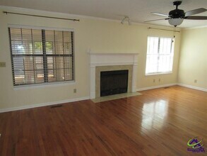 100 Sunchase Ct in Bonaire, GA - Building Photo - Building Photo