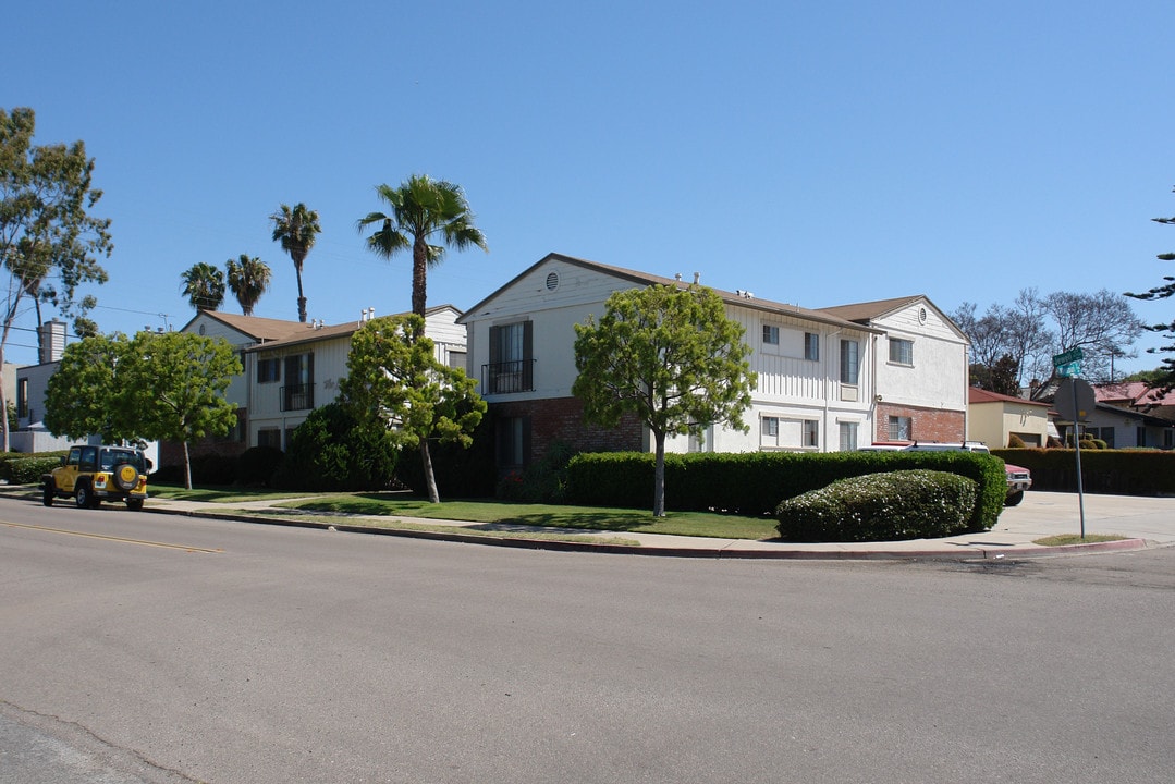 4741 Jewell St in San Diego, CA - Foto de edificio