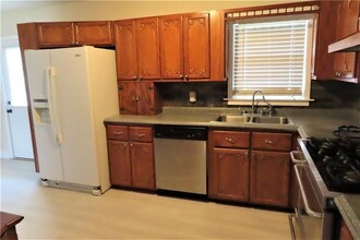 2205 Loring Ct in Decatur, GA - Foto de edificio - Building Photo