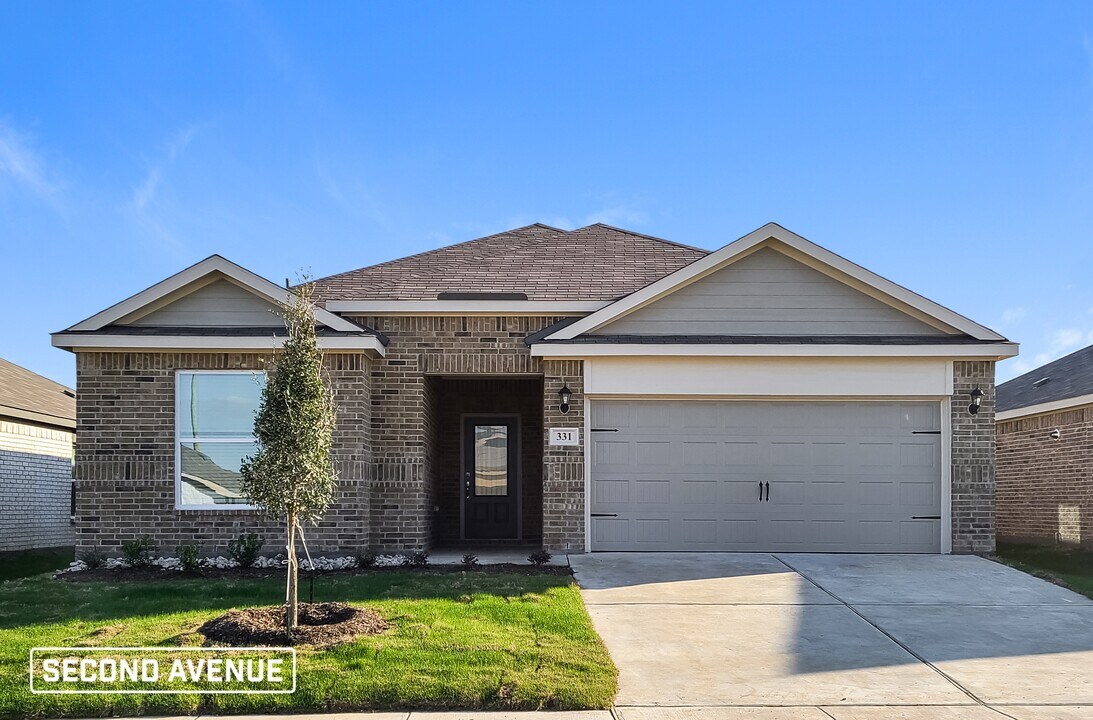 331 Condie Russell Ave in Venus, TX - Building Photo