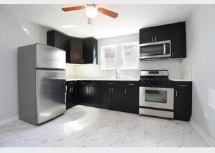 5128 W Henderson St in Chicago, IL - Building Photo - Building Photo