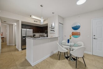 Gran Vista at Doral in Doral, FL - Foto de edificio - Building Photo