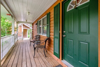76 N Bridgton Rd in Waterford, ME - Foto de edificio - Building Photo