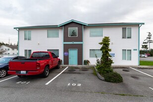Pacific Crest in Oak Harbor, WA - Building Photo