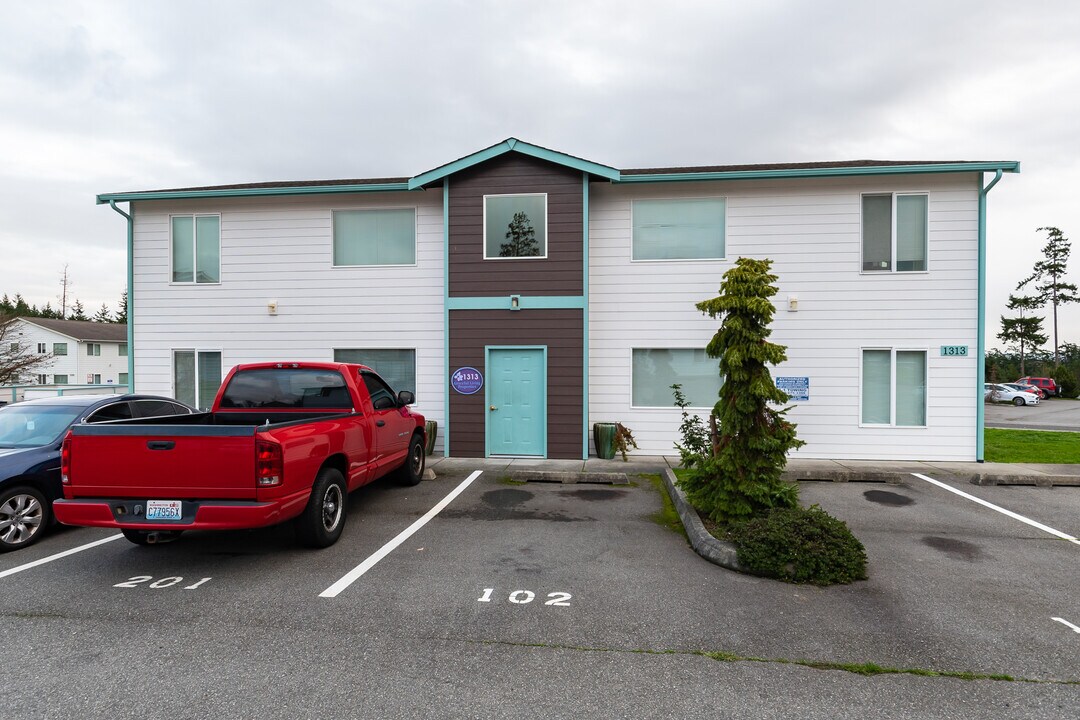 Pacific Crest in Oak Harbor, WA - Building Photo
