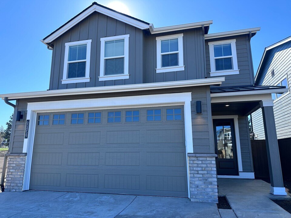 60859 SE Epic Pl in Bend, OR - Building Photo