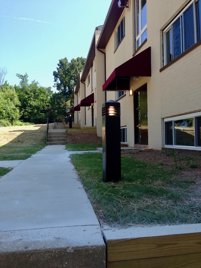 Midwood Apartments in Baltimore, MD - Foto de edificio - Building Photo