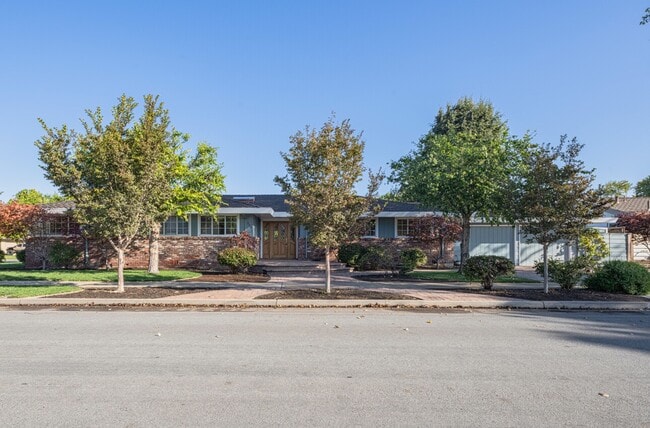property at 509 Manor Dr