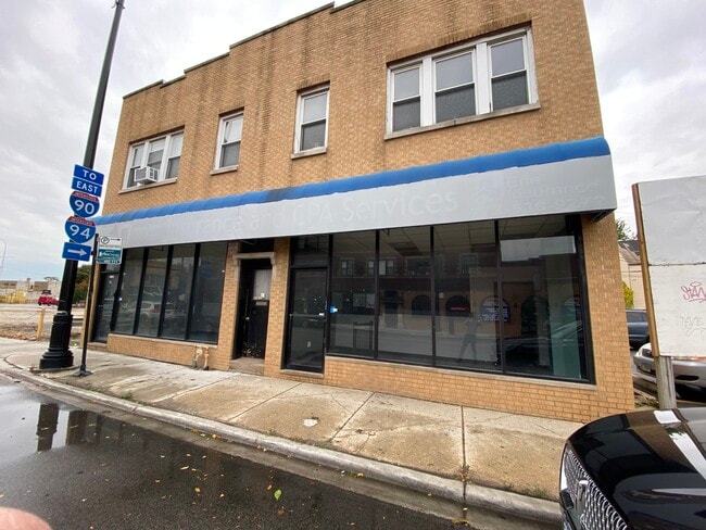 property at 4119 W Montrose Ave