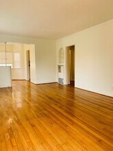 1418 S Genesee Ave in Los Angeles, CA - Foto de edificio - Interior Photo